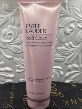 Estée Lauder soft clean moisture rich foaming cleanser
